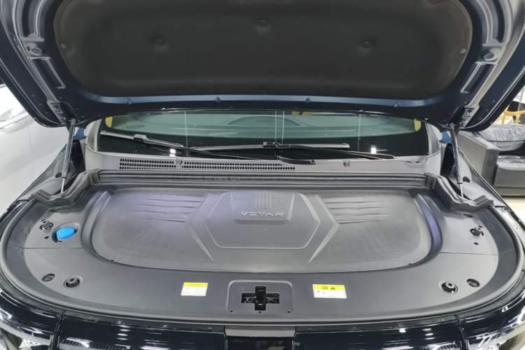 Used VOYAH Dream 2025 PHEV Four-Wheel Drive Excellence Kunpeng Edition Engine Bay
