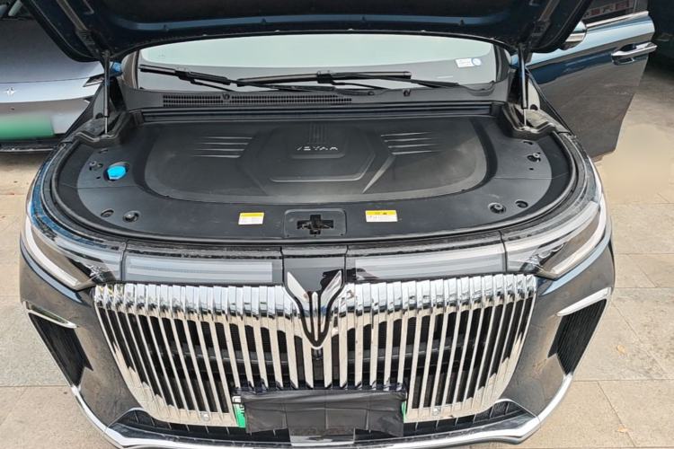 Used VOYAH Dream 2025 PHEV Four-Wheel-Drive Flagship Kunpeng Edition Engine Bay