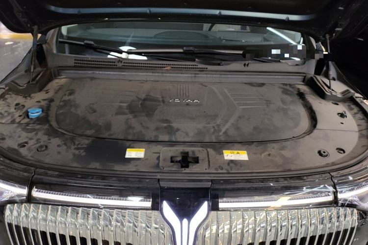 Used VOYAH Dream 2025 PHEV Four-Wheel-Drive Flagship Kunpeng Edition Engine Bay