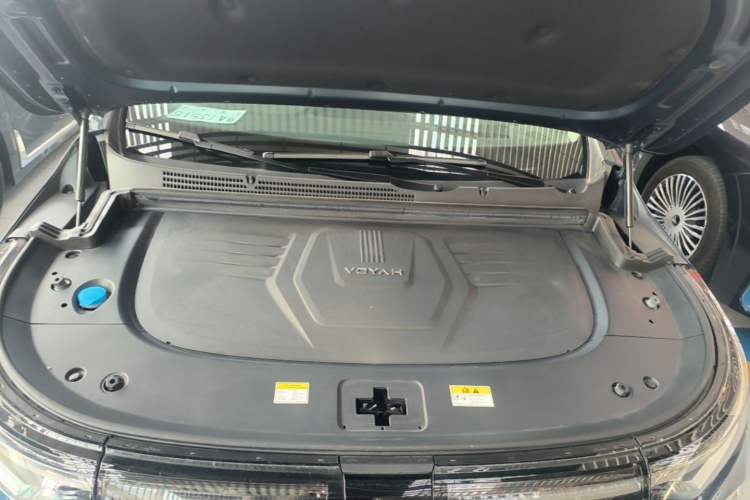 Used VOYAH Dream 2025 PHEV Four-Wheel-Drive Flagship Kunpeng Edition Engine Bay