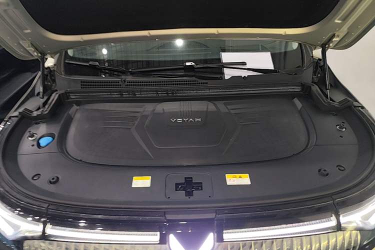 Used VOYAH Dream 2025 PHEV Four-Wheel-Drive Flagship Version – Qiankun Edition Engine Bay