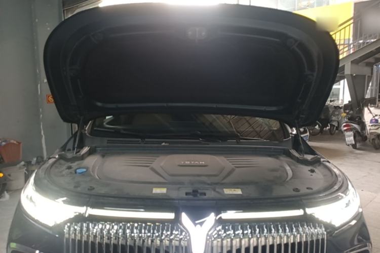 Used VOYAH Dream 2025 PHEV Four-Wheel Drive Prestige Qiankun Edition Engine Bay