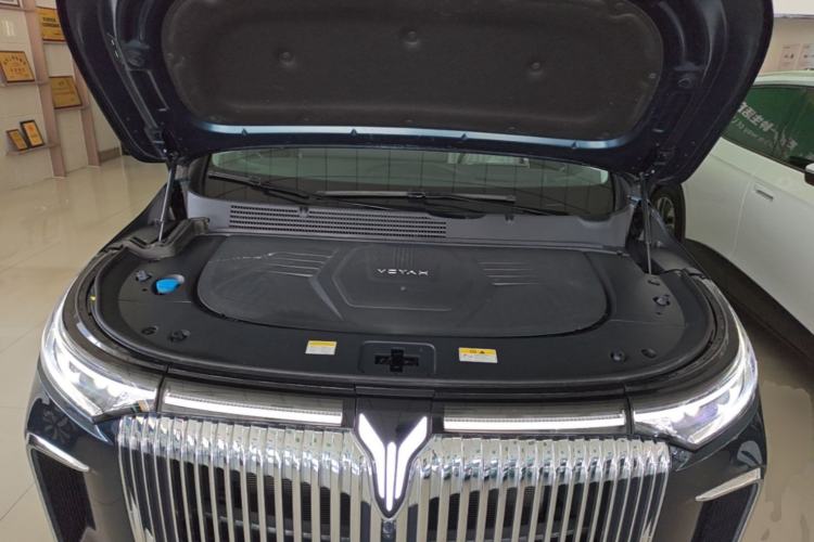 Used VOYAH Dream 2025 PHEV Four-Wheel-Drive Flagship Kunpeng Edition Engine Bay