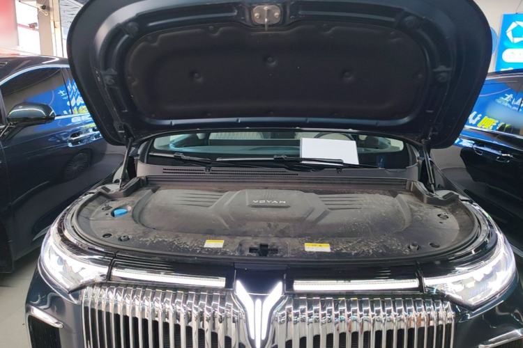 Used VOYAH Dream 2025 PHEV Four-Wheel-Drive Flagship Kunpeng Edition Engine Bay