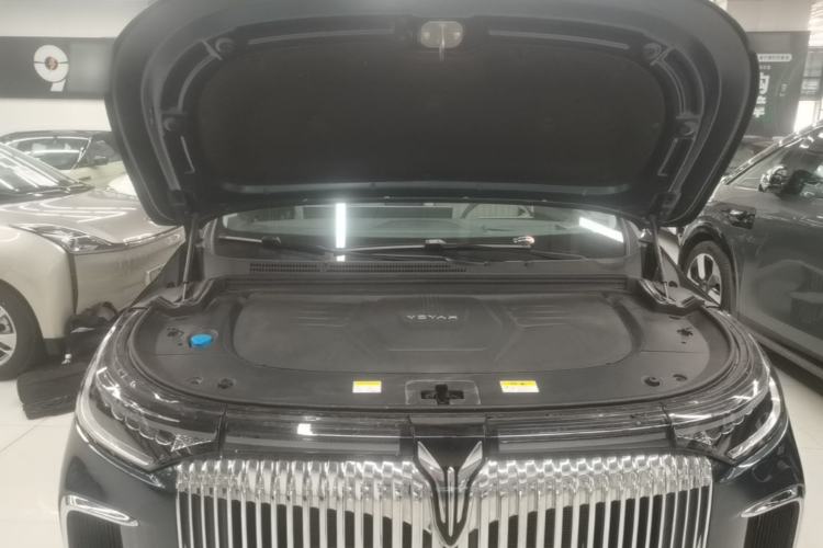 Used VOYAH Dream 2025 PHEV Four-Wheel-Drive Flagship Kunpeng Edition Engine Bay