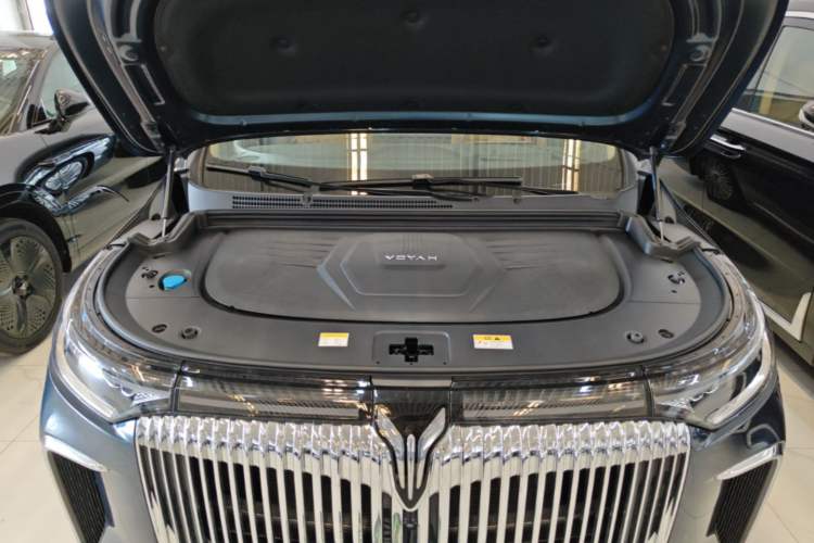 Used VOYAH Dream 2025 PHEV Four-Wheel Drive Prestige Qiankun Edition Engine Bay