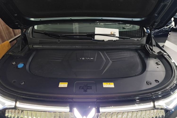 Used VOYAH Dream 2025 PHEV Four-Wheel-Drive Flagship Kunpeng Edition Engine Bay