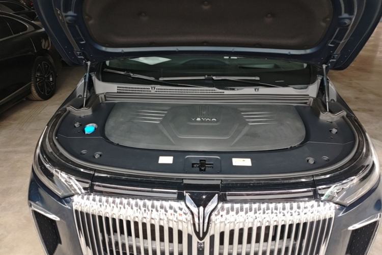 Used VOYAH Dream 2025 PHEV Four-Wheel-Drive Flagship Kunpeng Edition Engine Bay