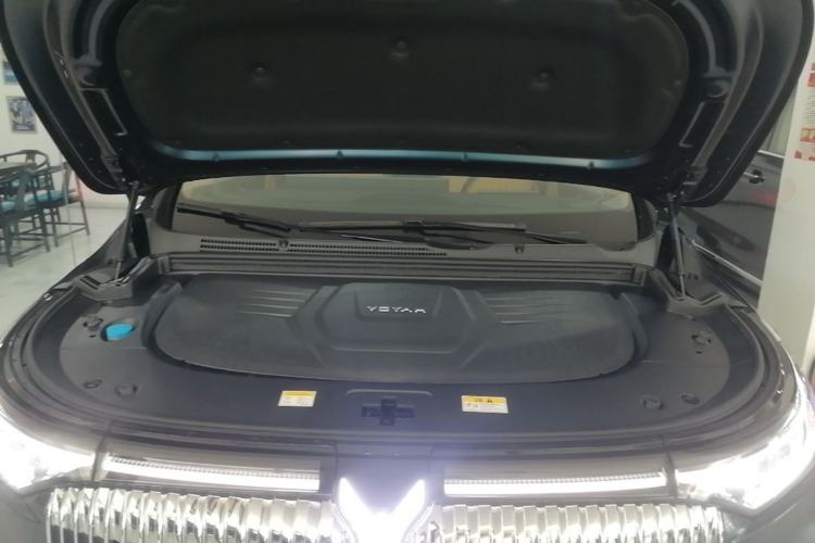 Used VOYAH Dream 2025 PHEV Four-Wheel-Drive Flagship Kunpeng Edition Engine Bay