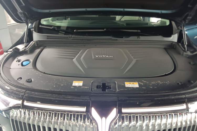Used VOYAH Dream 2025 PHEV Four-Wheel-Drive Flagship Kunpeng Edition Engine Bay