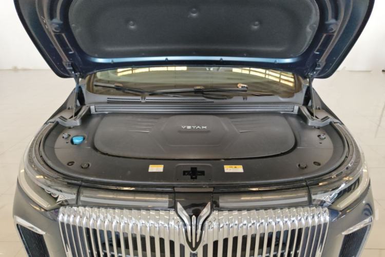 Used VOYAH Dream 2025 PHEV Four-Wheel-Drive Flagship Kunpeng Edition Engine Bay