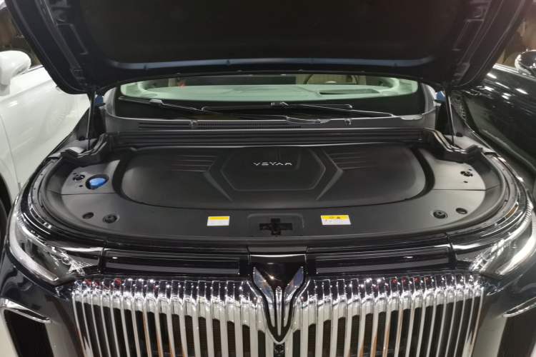 Used VOYAH Dream 2025 PHEV Four-Wheel-Drive Flagship Kunpeng Edition Engine Bay