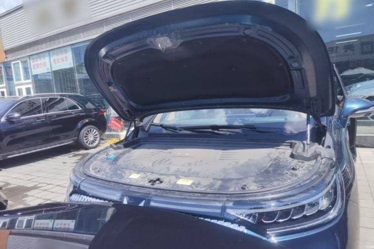 Used VOYAH Dream 2025 PHEV Four-Wheel Drive Prestige Qiankun Edition Engine Bay
