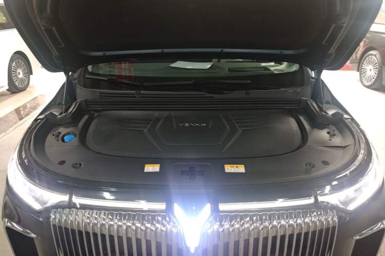 Used VOYAH Dream 2025 PHEV Four-Wheel Drive Prestige Kunpeng Edition Engine Bay