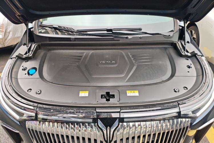 Used VOYAH Dream 2025 PHEV Four-Wheel Drive Excellence Kunpeng Edition Engine Bay