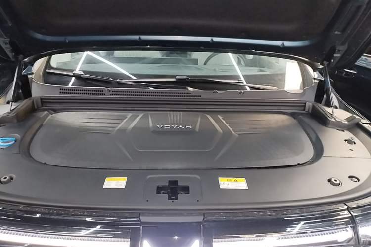 Used VOYAH Dream 2025 PHEV Four-Wheel-Drive Flagship Kunpeng Edition Engine Bay