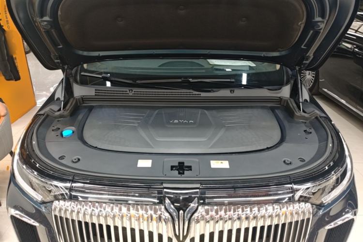 Used VOYAH Dream 2025 PHEV Four-Wheel-Drive Flagship Kunpeng Edition Engine Bay