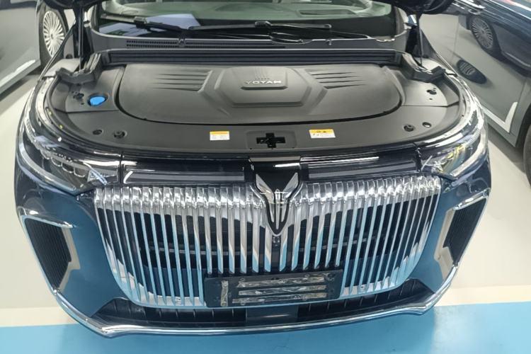 Used VOYAH Dream 2025 PHEV Four-Wheel-Drive Flagship Kunpeng Edition Engine Bay