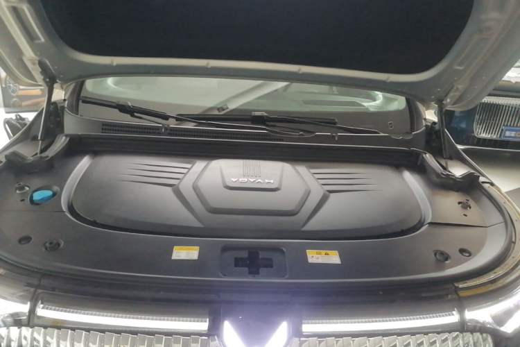 Used VOYAH Dream 2025 PHEV Four-Wheel-Drive Flagship Version – Qiankun Edition Engine Bay