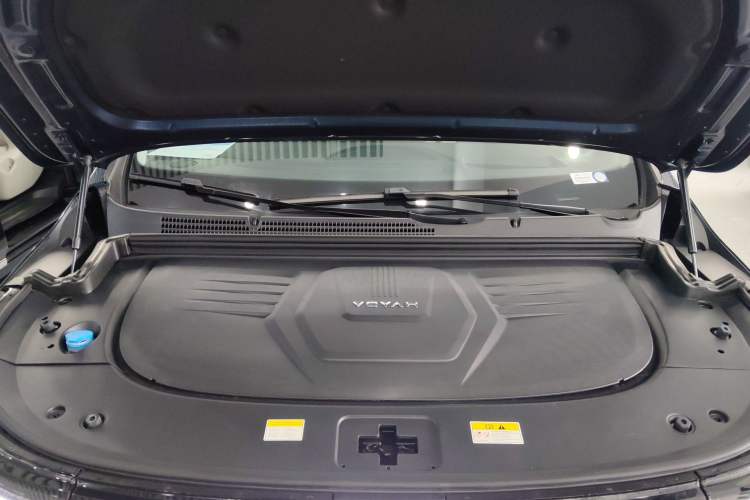 Used VOYAH Dream 2025 PHEV Four-Wheel-Drive Flagship Kunpeng Edition Engine Bay
