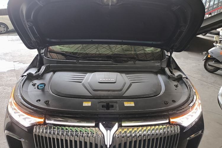 Used VOYAH Dream 2025 PHEV Four-Wheel-Drive Flagship Kunpeng Edition Engine Bay