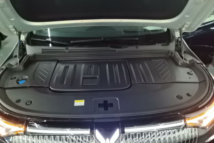 Used VOYAH Dream 2025 EV Four-Wheel-Drive Flagship Qiankun Version Engine Bay