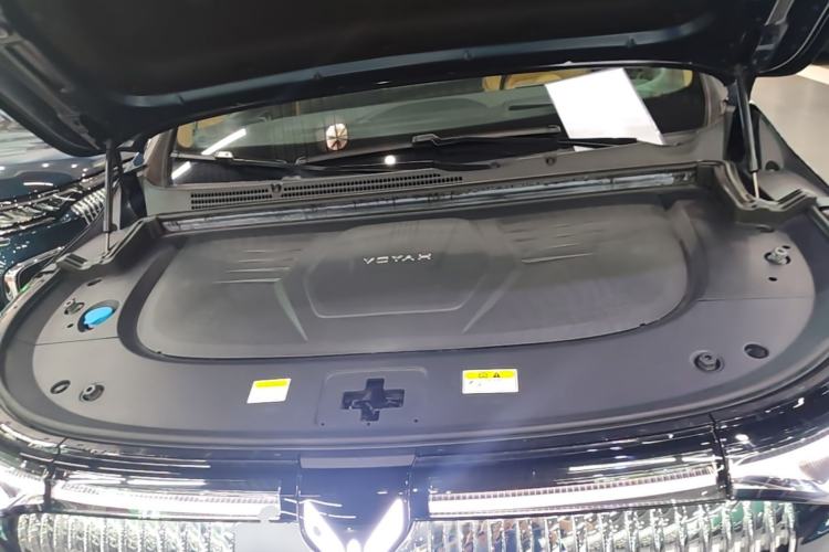 Used VOYAH Dream 2025 PHEV Four-Wheel-Drive Flagship Kunpeng Edition Engine Bay