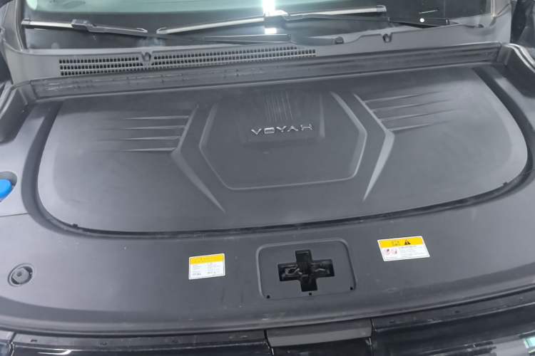 Used VOYAH Dream 2025 PHEV Four-Wheel-Drive Flagship Kunpeng Edition Engine Bay