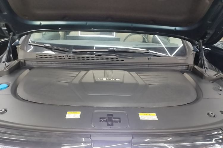 Used VOYAH Dream 2025 PHEV Four-Wheel-Drive Flagship Kunpeng Edition Engine Bay