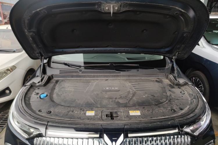 Used VOYAH Dream 2025 PHEV Four-Wheel-Drive Flagship Kunpeng Edition Engine Bay