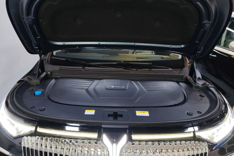 Used VOYAH Dream 2025 PHEV Four-Wheel-Drive Flagship Kunpeng Edition Engine Bay