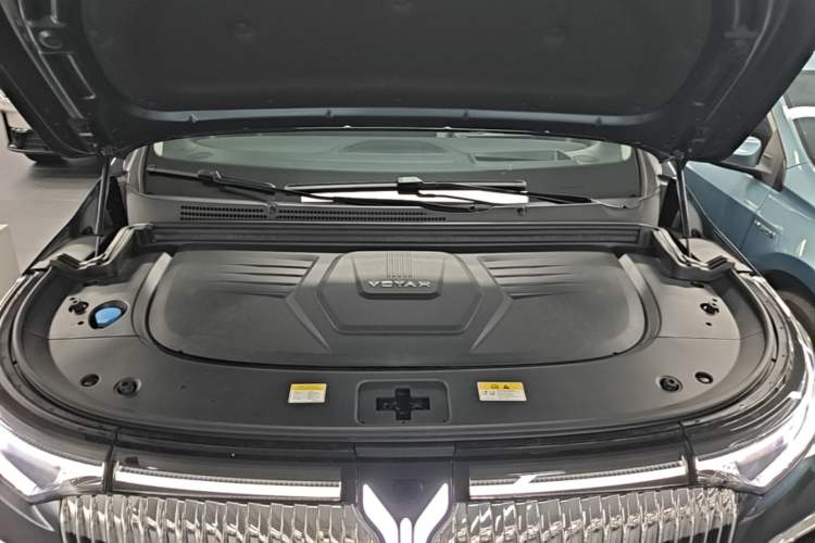 Used VOYAH Dream 2025 PHEV Four-Wheel Drive Prestige Kunpeng Edition Engine Bay