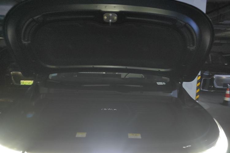 Used VOYAH Dream 2025 PHEV Four-Wheel-Drive Flagship Kunpeng Edition Engine Bay