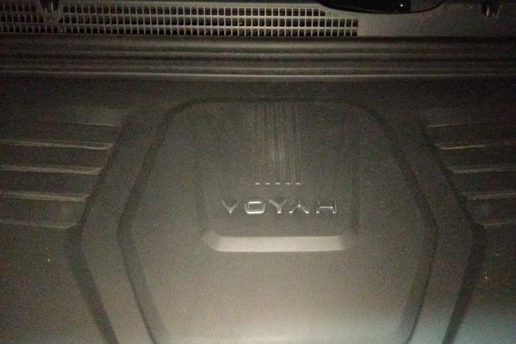 Used VOYAH Dream 2025 PHEV Four-Wheel Drive Prestige Kunpeng Edition Engine Bay
