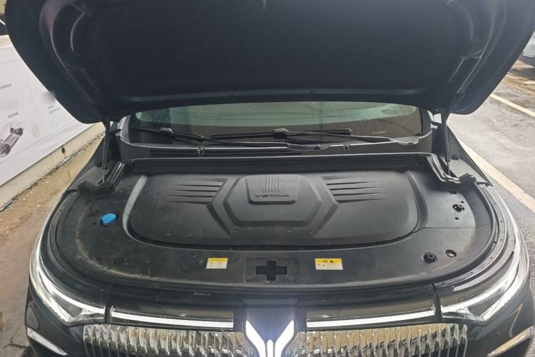 Used VOYAH Dream 2025 PHEV Four-Wheel Drive Excellence Kunpeng Edition Engine Bay