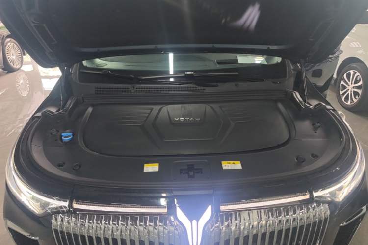Used VOYAH Dream 2025 PHEV Four-Wheel-Drive Flagship Kunpeng Edition Engine Bay
