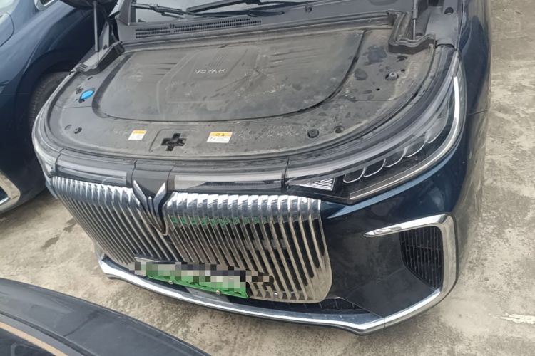 Used VOYAH Dream 2025 PHEV Four-Wheel-Drive Flagship Kunpeng Edition Engine Bay