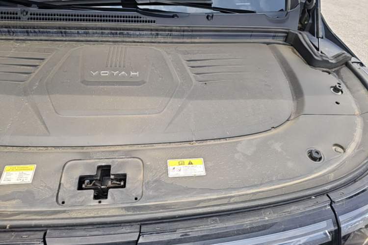 Used VOYAH Dream 2025 PHEV Four-Wheel-Drive Flagship Version – Qiankun Edition Engine Bay Left