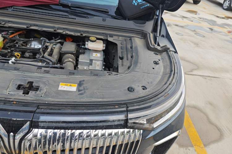 Used VOYAH Dream 2025 PHEV Four-Wheel Drive Prestige Kunpeng Edition Engine Bay Left