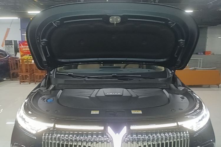 Used VOYAH Dream 2025 PHEV Four-Wheel Drive Prestige Qiankun Edition Engine Bay