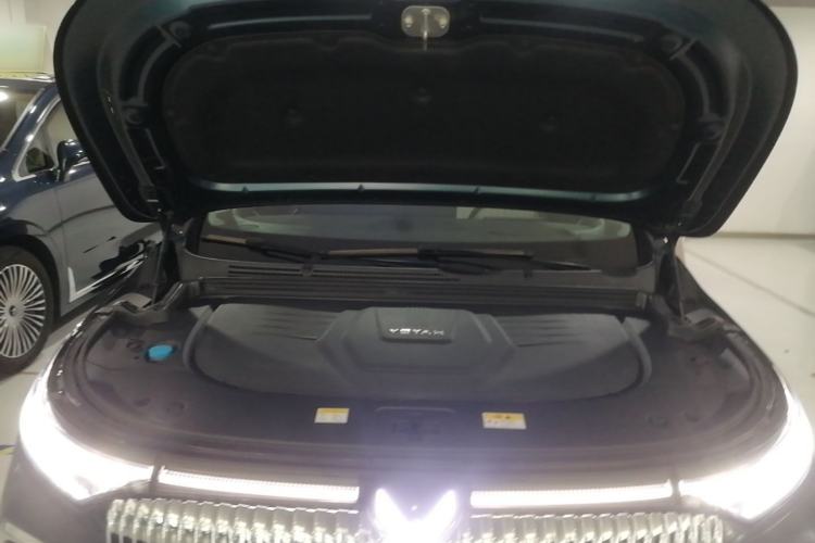 Used VOYAH Dream 2025 PHEV Four-Wheel-Drive Flagship Kunpeng Edition Engine Bay