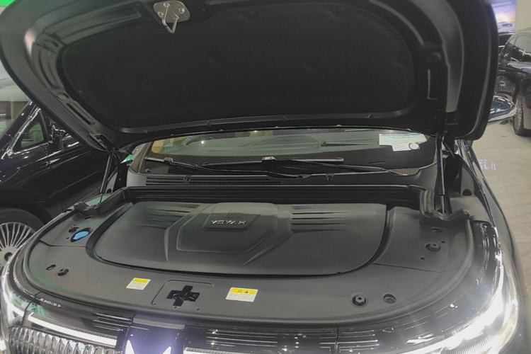 Used VOYAH Dream 2025 PHEV Four-Wheel Drive Prestige Qiankun Edition Engine Bay