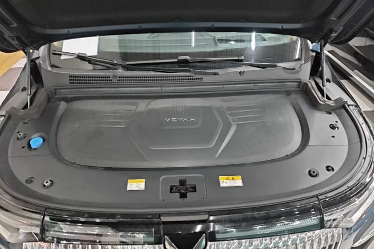 Used VOYAH Dream 2025 PHEV Four-Wheel Drive Prestige Qiankun Edition Engine Bay
