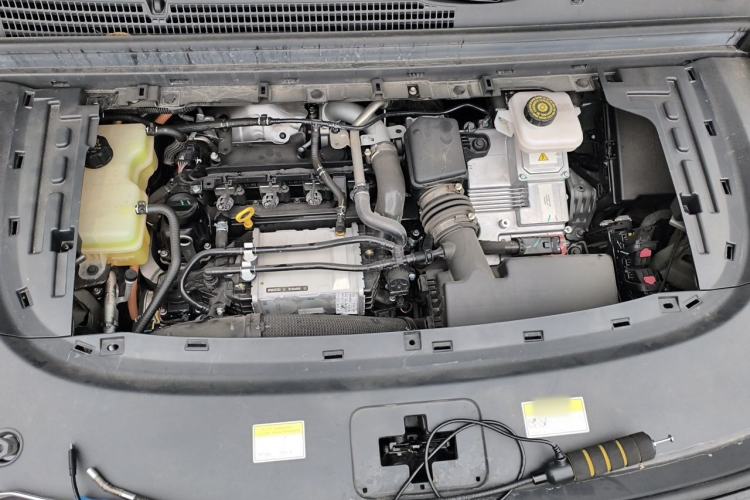 Used VOYAH Dream 2025 PHEV Four-Wheel-Drive Flagship Kunpeng Edition Engine Bay