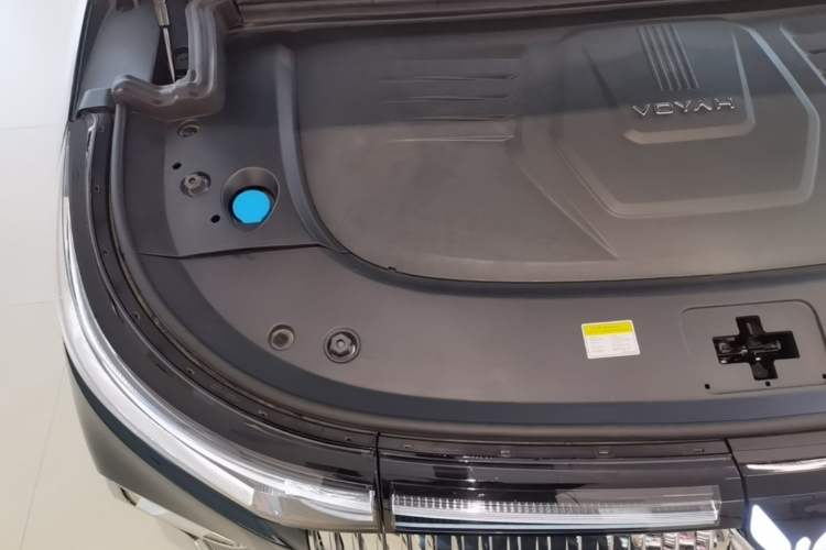 Used VOYAH Dream 2025 PHEV Four-Wheel Drive Prestige Qiankun Edition Engine Bay Right