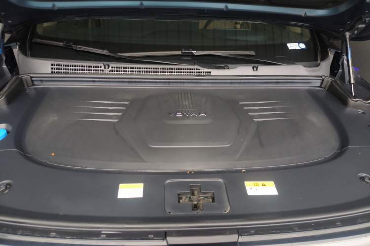 Used VOYAH Dream 2025 PHEV Four-Wheel-Drive Flagship Kunpeng Edition Engine Bay