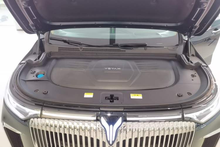 Used VOYAH Dream 2025 PHEV Four-Wheel Drive Prestige Qiankun Edition Engine Bay