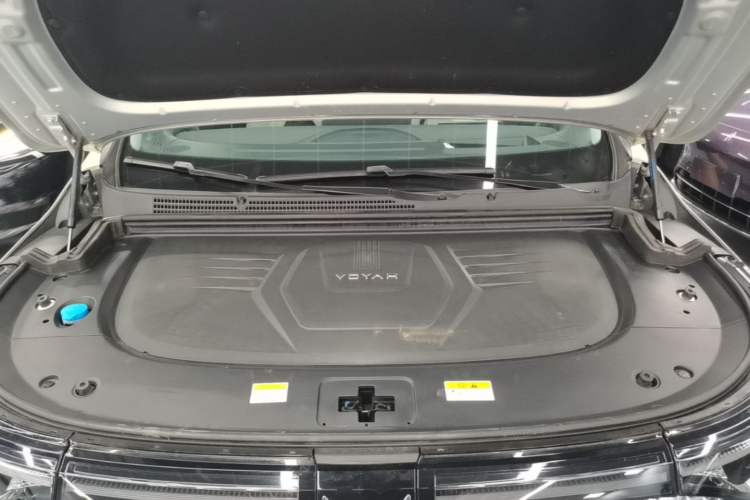 Used VOYAH Dream 2025 PHEV Four-Wheel-Drive Flagship Version – Qiankun Edition Engine Bay