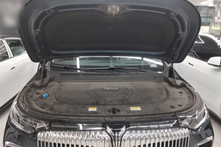 Used VOYAH Dream 2025 PHEV Four-Wheel-Drive Flagship Kunpeng Edition Engine Bay