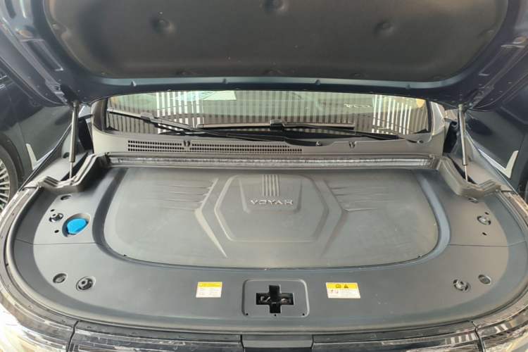 Used VOYAH Dream 2025 PHEV Four-Wheel-Drive Flagship Kunpeng Edition Engine Bay